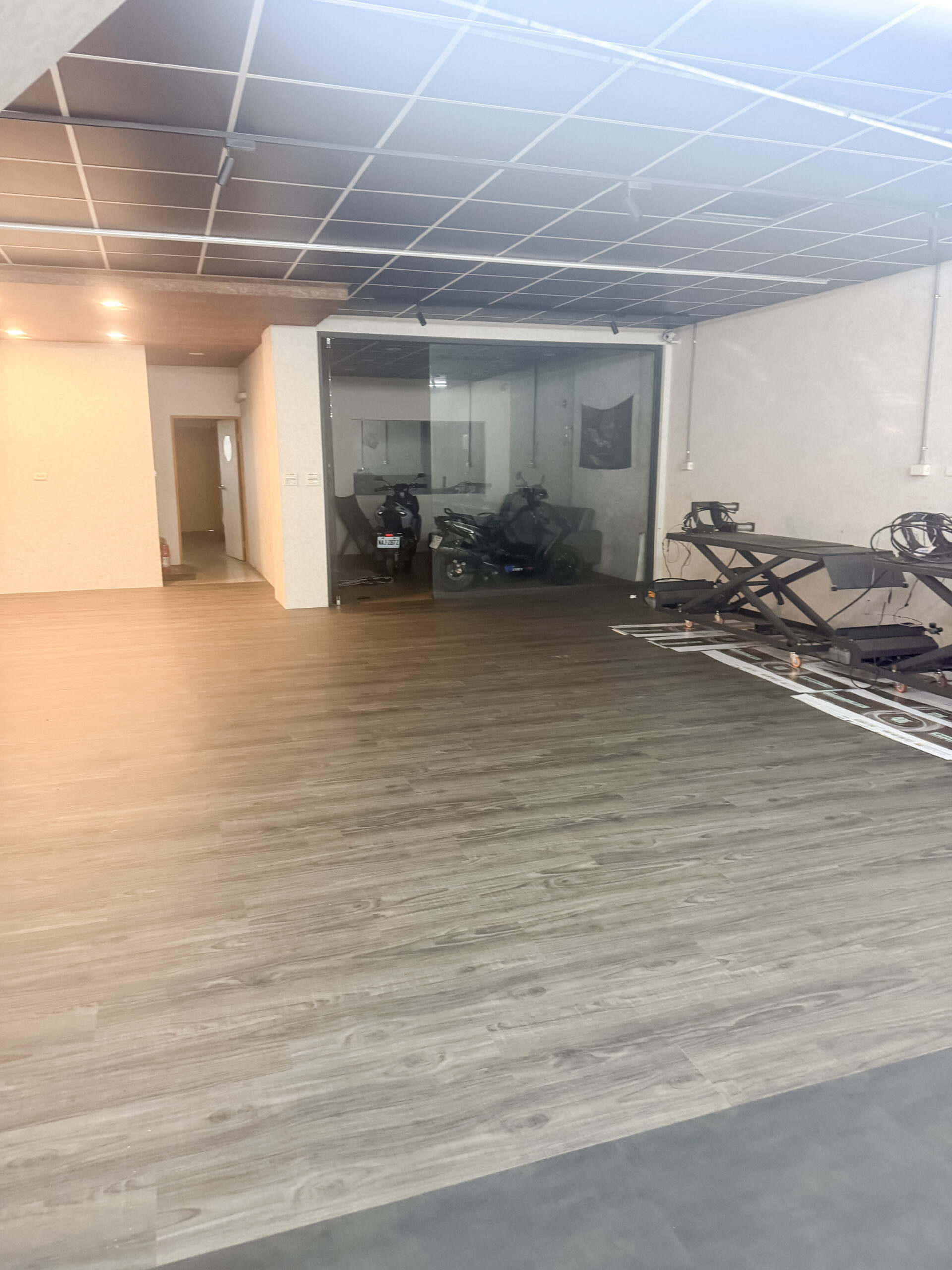 台中塑膠地板 彰化塑膠地板 員林塑膠地板 中部塑膠地板 裝潢推薦 商用塑膠地板 超耐磨塑膠地板 田中地板施工 溪湖地板施工 二林地板施工 二水地板施工 溪州地板施工 大村地板施工 埔鹽木地板施工 埔心木地板施工 大里木地板施工 北屯木地板施工 員林木地板施工 彰化木地板施工 花壇鄉木地板施工 鹿港地板施工 田尾地板施工 超耐磨塑膠地板施工 南投地板施工 台中地板施工 逢甲地板施工 社頭地板施工 彰化地板施工 永靖地板施工 秀水地板施工 北斗地板施工 竹山地板施工 餐廳地板施工 中區地板施工 西區地板施工 南區地板施工 南屯地板施工 烏日地板施工 豐原地板施工